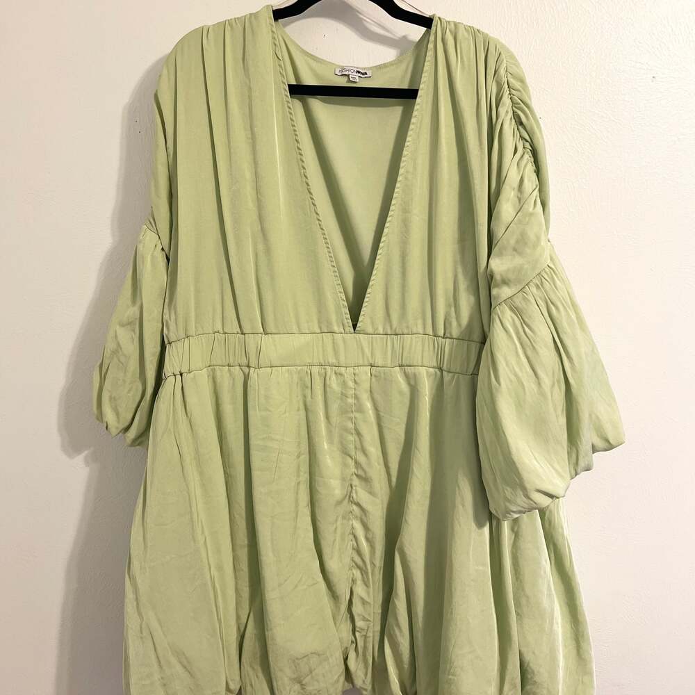 Pretty Little Thing Plus Size Pistachio Puff Sleeve Puffball Hem Shift Dress 3XL - Picture 2 of 3